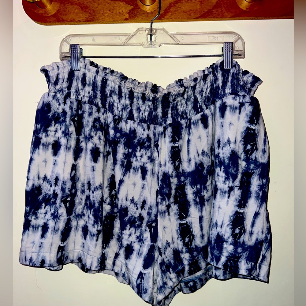 Tie-dye print stretch shorts